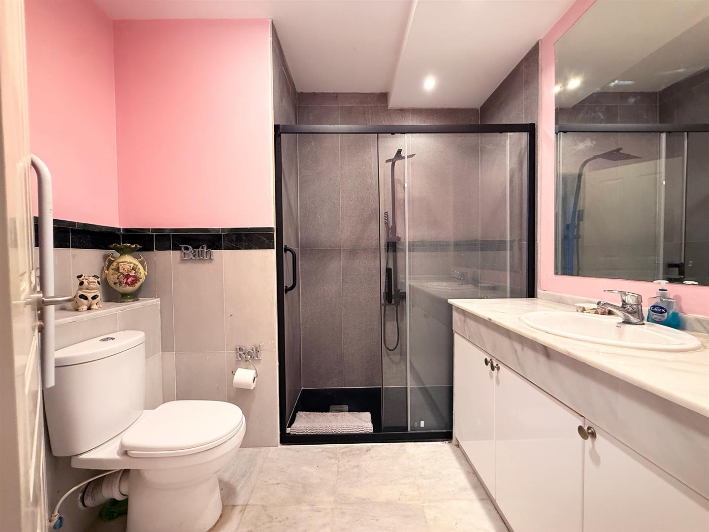 Image of Apartment - 3 Bedrooms - 2 Bathrooms for Sale in Europlaza-Gibraltar, Image 13